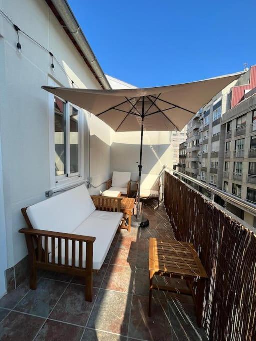 Atico Vintage Con Terraza Apartment Vigo Bagian luar foto